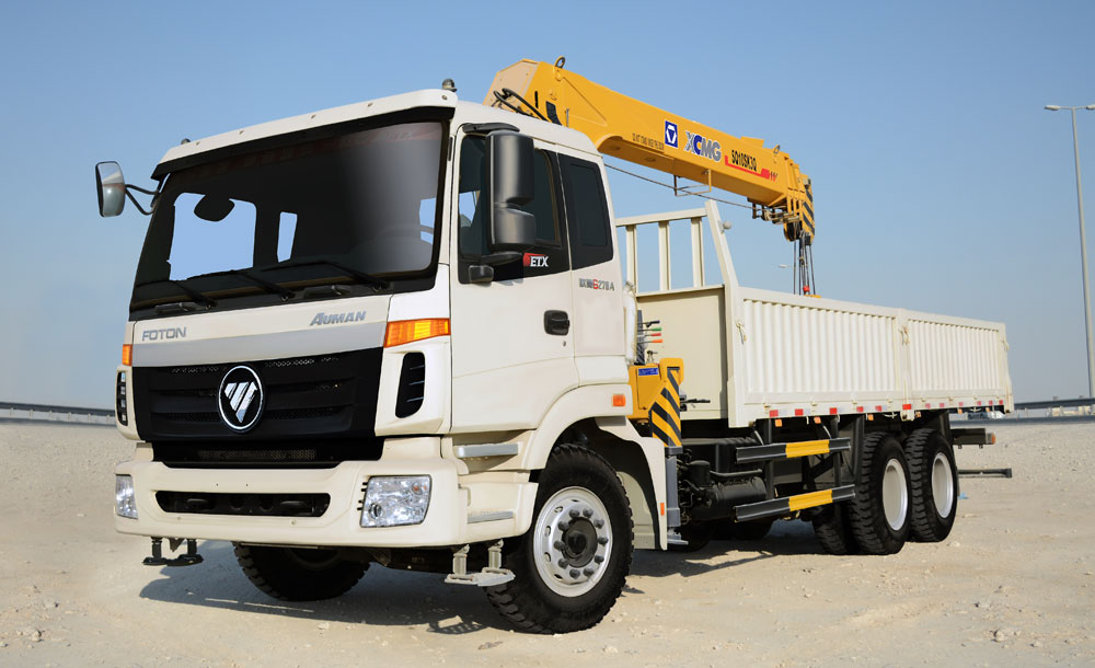 Truck-Mounted-Crane
